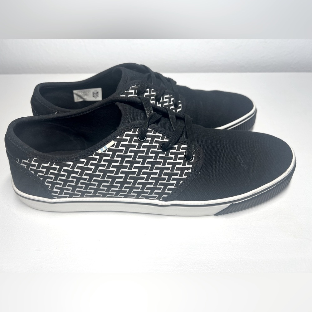 TOMS | Men’s Black & White | Carlo Canvas Sneaker Shoes Size 9 Logo Weave Skater